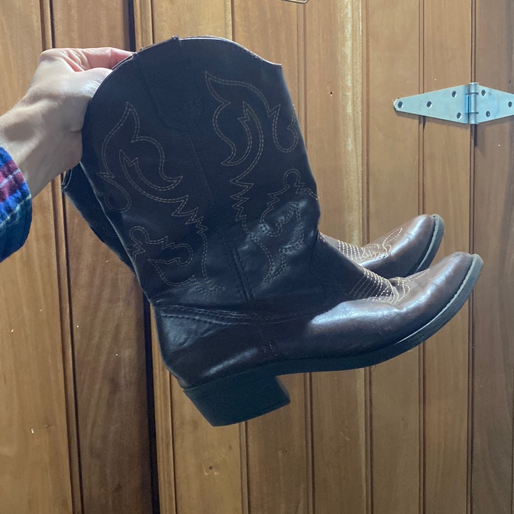 Size 8 SO cowgirl boots